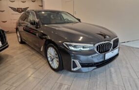 BMW Seria 5 530e xDrive Plug-in Hybrid 248 cp Pachet Luxury Line