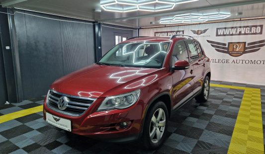 VOLKSWAGEN TIGUAN 2.0 TDI DPF 4Motion 140 CP / 4Motion/Senzori parcare/Pilot automat/Incalzire
