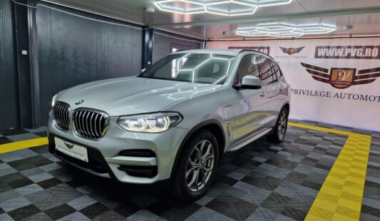 BMW X3 xDrive30e Aut. xLine / xLine/DISTRONIC/Clima 3 zone/Bord Digital/LED/AppleCarPlay/Istoric