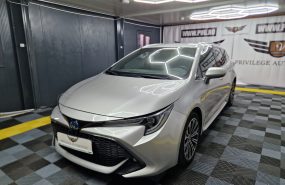 TOYOTA COROLLA HYBRID / Faruri LED / Automata e-CVT/Wireless charging