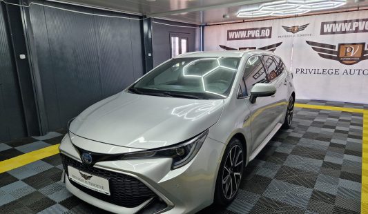 TOYOTA COROLLA/Hybrid/Automatic CVT/LED/Distronic/Scaune sport/Istoric