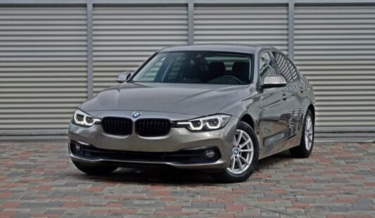 BMW Seria 3 320i xDrive AT